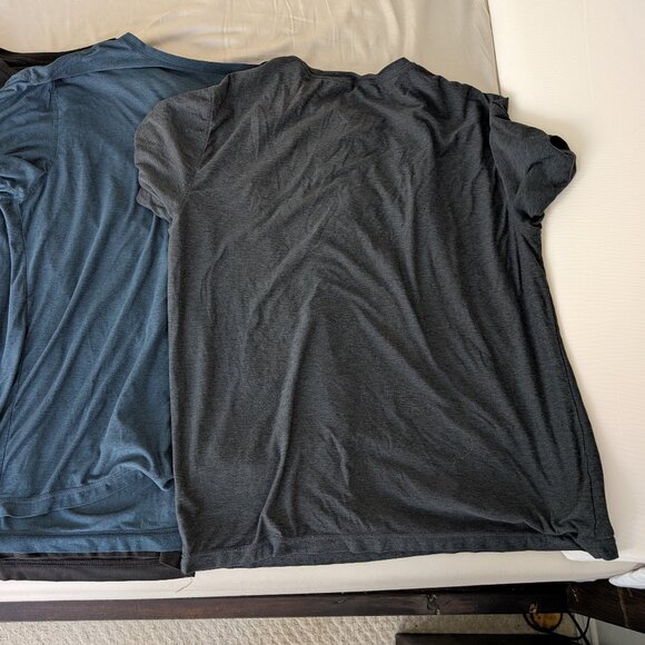 6x Vuori Strato Tech Tees - Picture 3 of 4